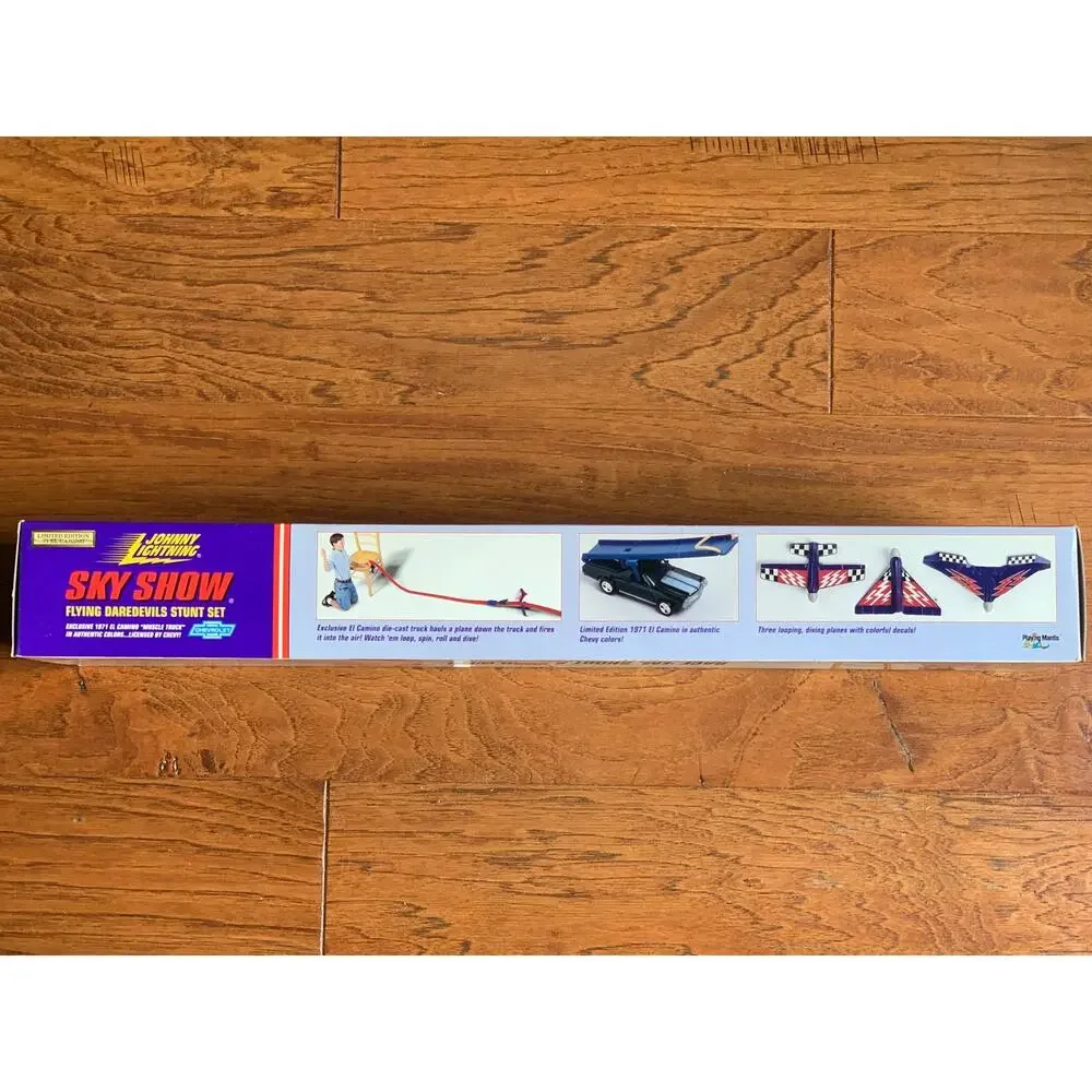 Johnny Lightning Sky Show Daredevil Stunt Set with Green Car